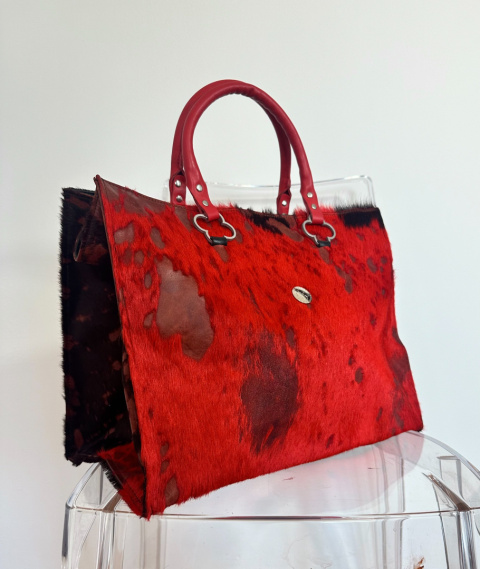 Czerwona duża torba z włosiem Czerwona duża torba z włosiem
